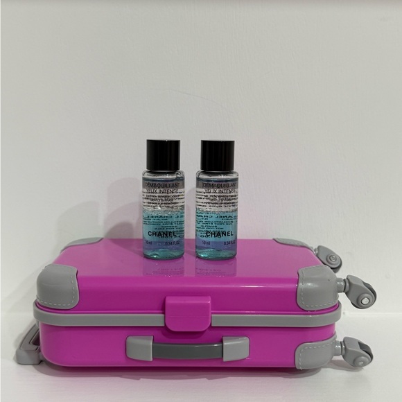 Chanel Demaquillant Yeux Intense
(Eye Makeup Remover) - Picture 3 of 16